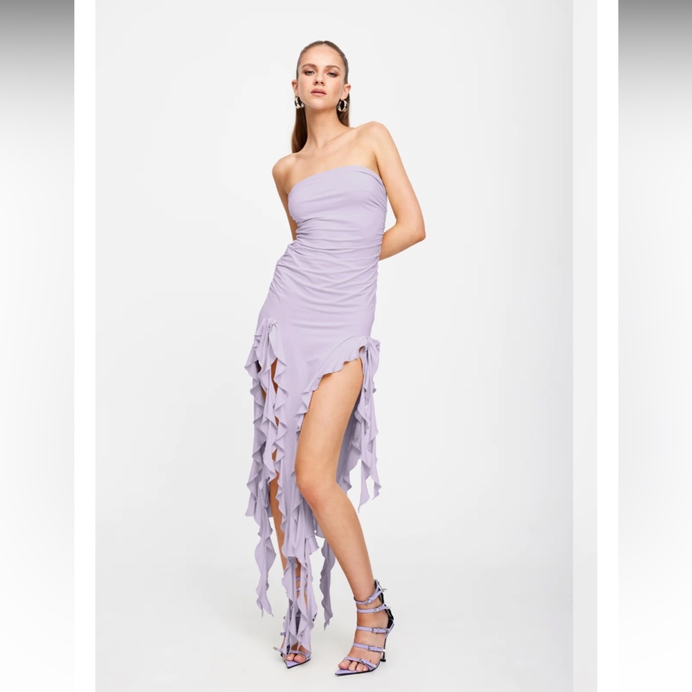 LIONESS RENDEZVOUS STRAPLESS DRESS
LILAC WORN ONCE
